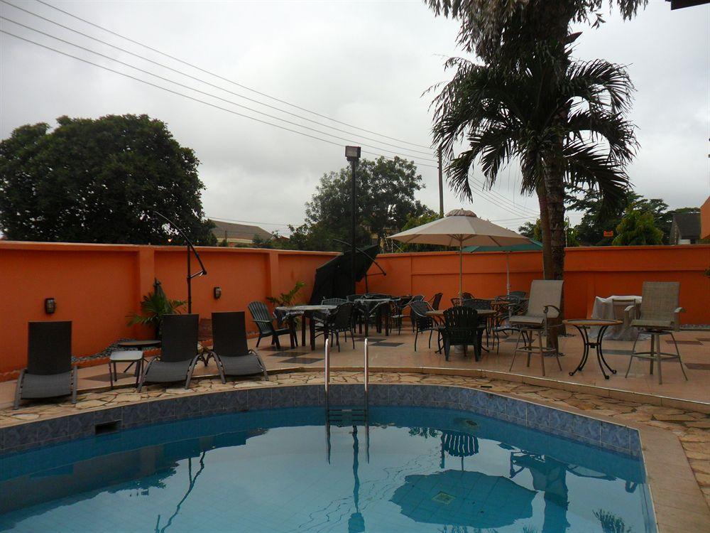 Tribeca Hotel Ghana Accra Buitenkant foto