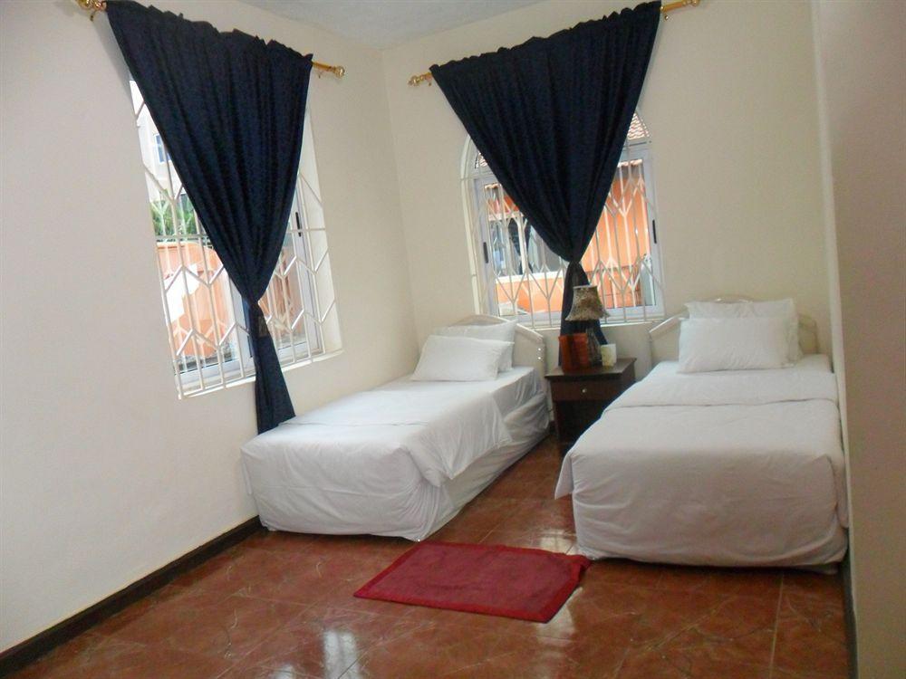 Tribeca Hotel Ghana Accra Buitenkant foto
