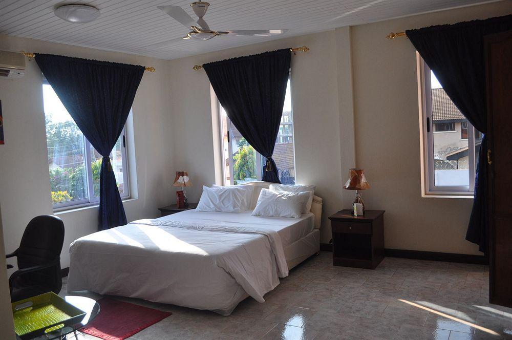 Tribeca Hotel Ghana Accra Buitenkant foto