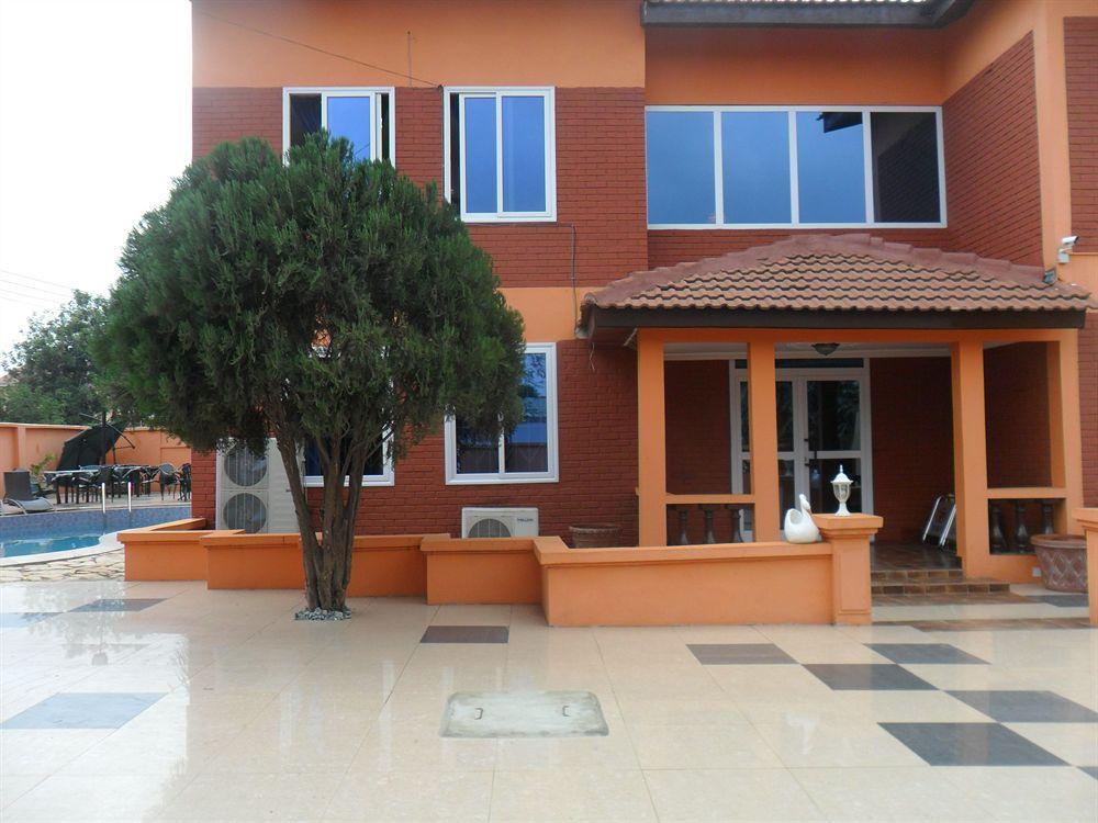 Tribeca Hotel Ghana Accra Buitenkant foto