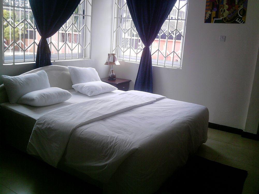 Tribeca Hotel Ghana Accra Buitenkant foto