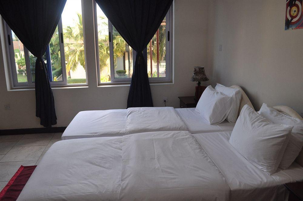 Tribeca Hotel Ghana Accra Buitenkant foto