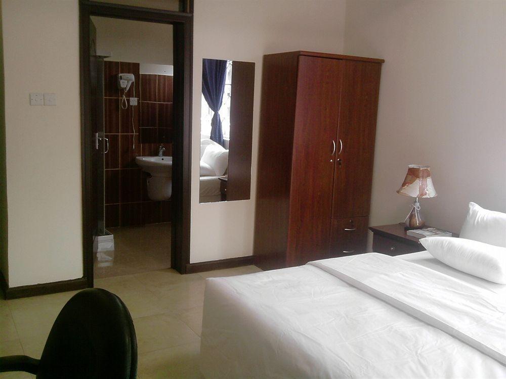 Tribeca Hotel Ghana Accra Buitenkant foto