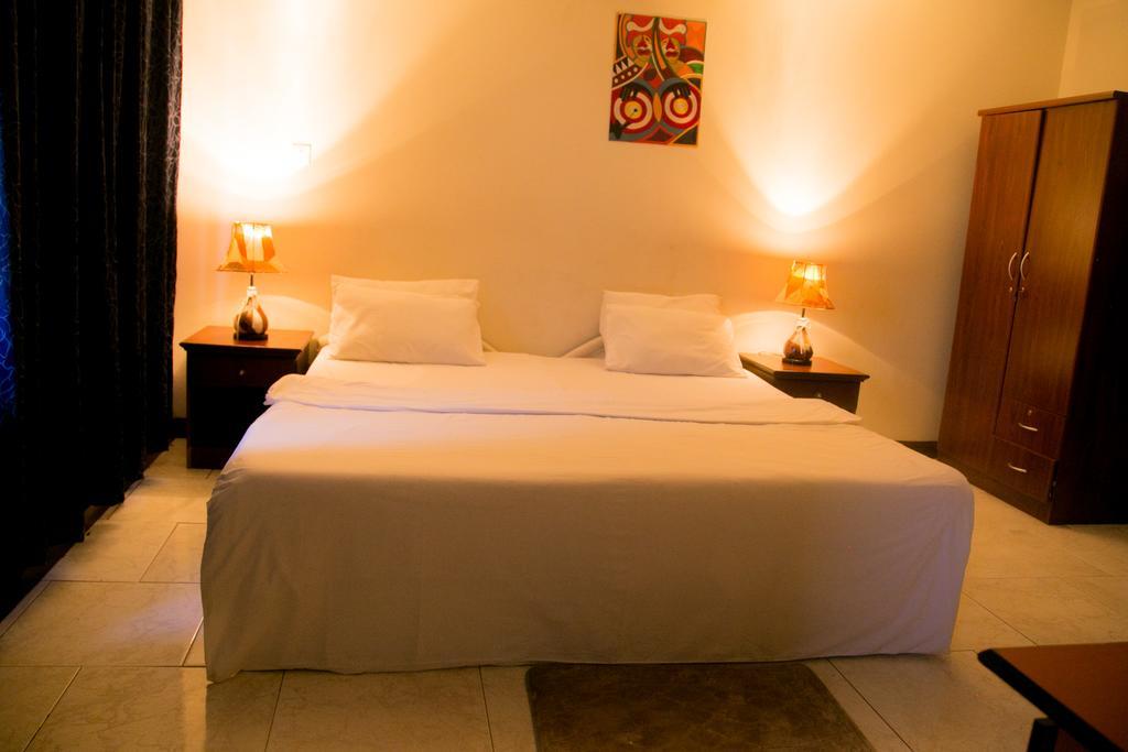 Tribeca Hotel Ghana Accra Buitenkant foto