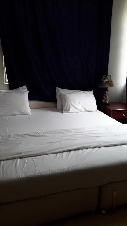 Tribeca Hotel Ghana Accra Buitenkant foto