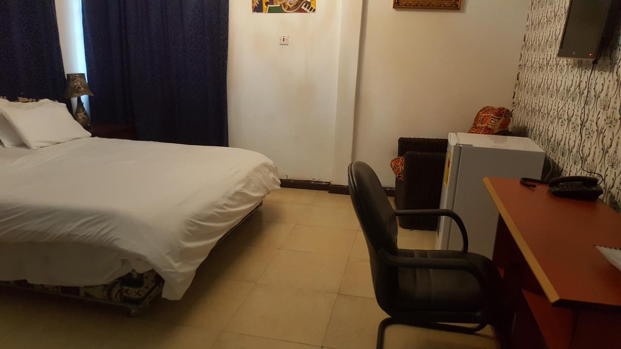 Tribeca Hotel Ghana Accra Buitenkant foto