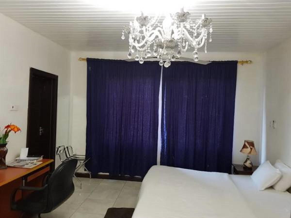 Tribeca Hotel Ghana Accra Buitenkant foto