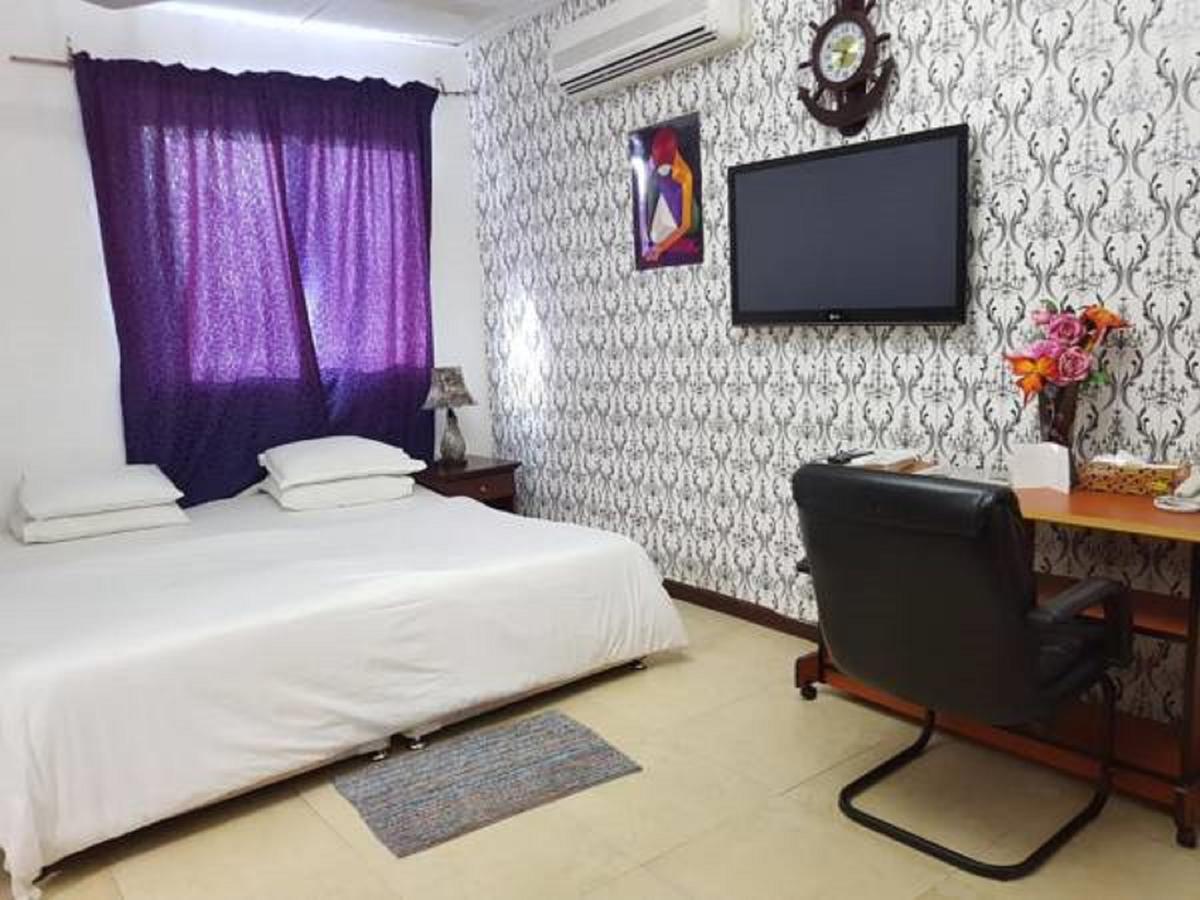 Tribeca Hotel Ghana Accra Buitenkant foto