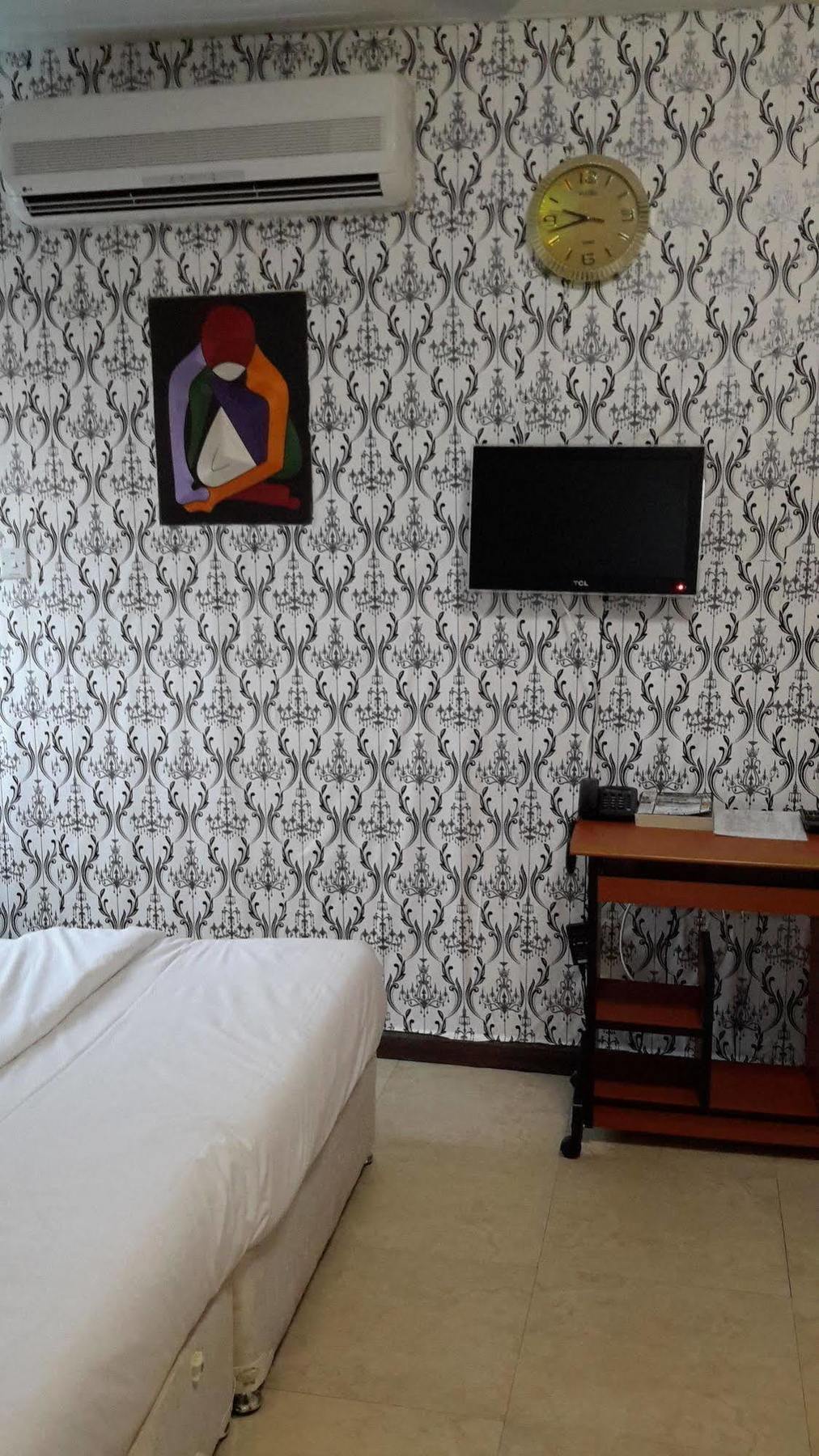 Tribeca Hotel Ghana Accra Buitenkant foto