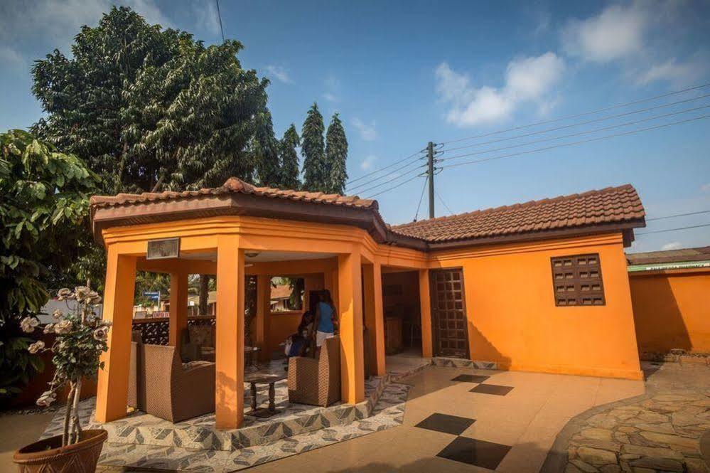 Tribeca Hotel Ghana Accra Buitenkant foto
